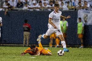 记者：对利贝拉里感兴趣的有帕尔马&amp;恩波利&amp;威尼斯&amp;卡利亚里